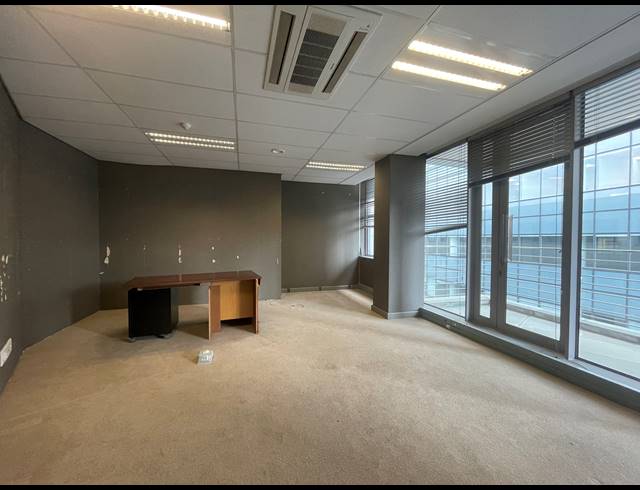 1,971M² OFFICE TO LET IN SANDTON CENTRAL